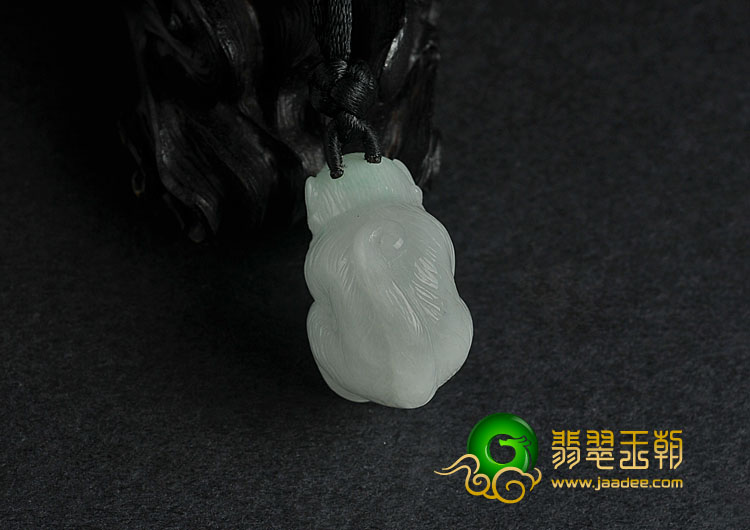 糯冰种略飘花缅甸翡翠A货灵猴挂件