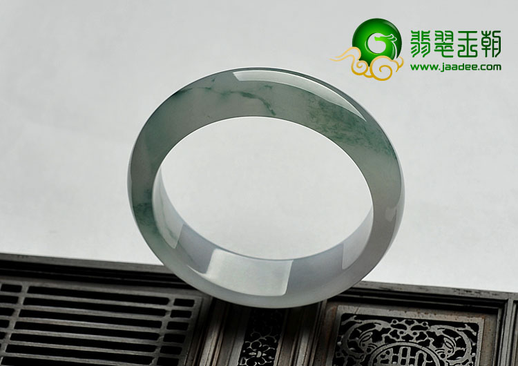 冰种飘花缅甸翡翠A货手镯（57.5mm）