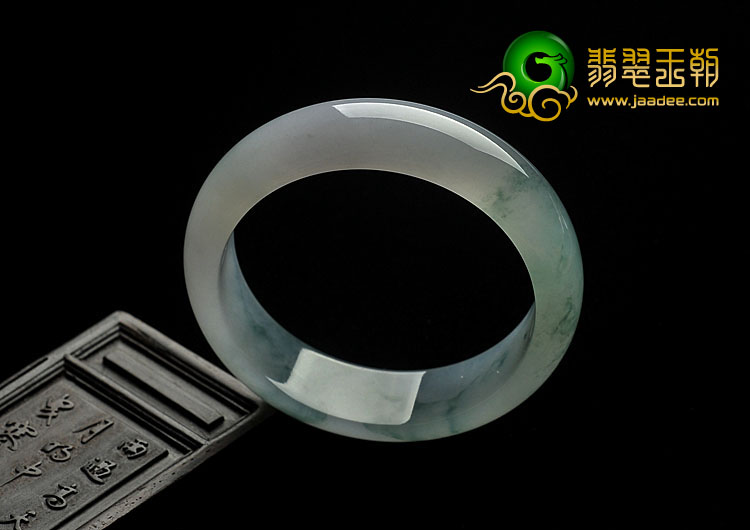 冰种飘花缅甸翡翠A货手镯（57.5mm）