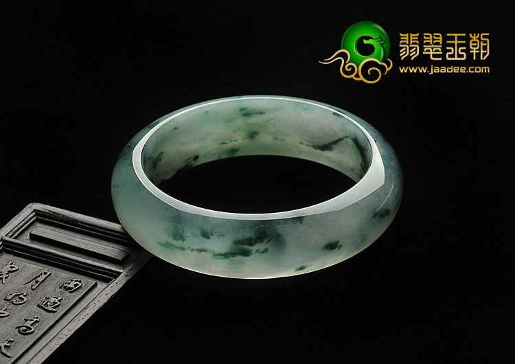 冰种飘花缅甸翡翠A货手镯（57.9mm）