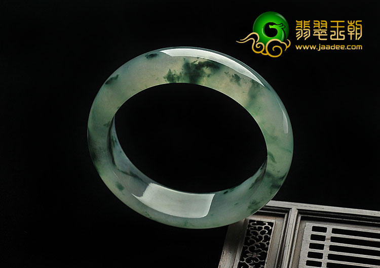 冰种飘花缅甸翡翠A货手镯（57.9mm）