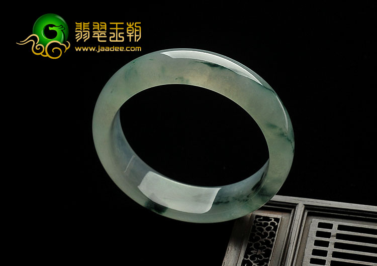冰种飘花缅甸翡翠A货手镯（57.9mm）