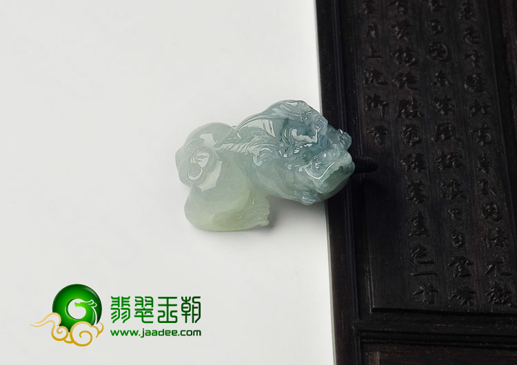 冰种飘花缅甸翡翠A货貔貅挂件