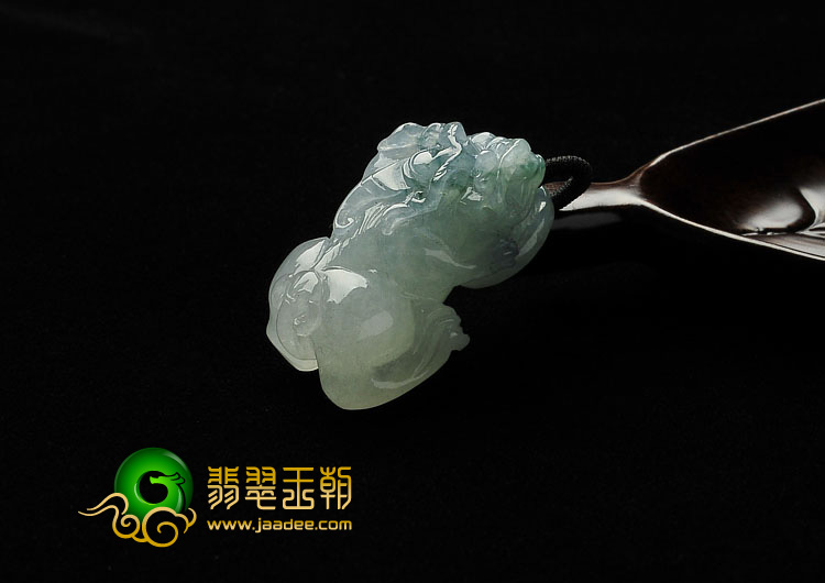 冰种飘花缅甸翡翠A货貔貅挂件