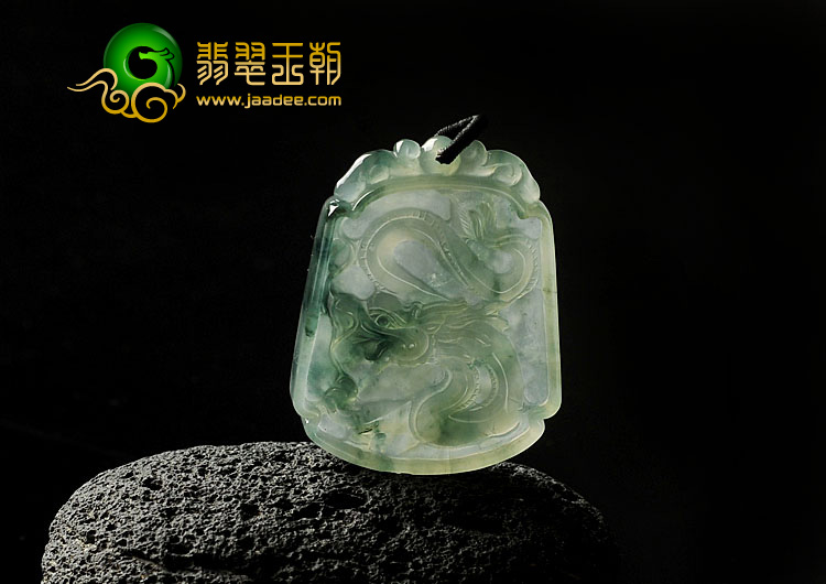 冰种飘花缅甸翡翠A货龙牌挂件