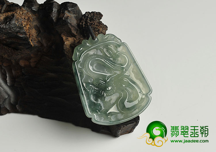 冰种飘花缅甸翡翠A货龙牌挂件