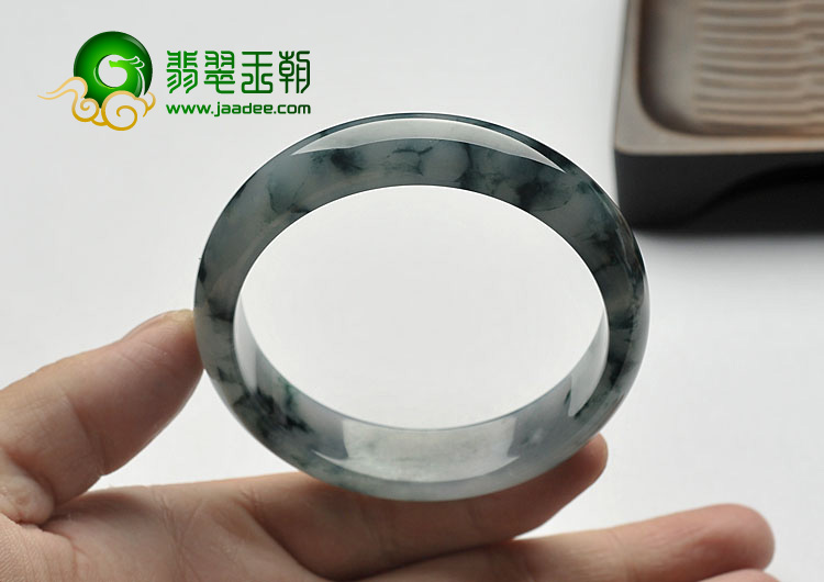 糯冰种飘花缅甸翡翠A货手镯（57.3mm）