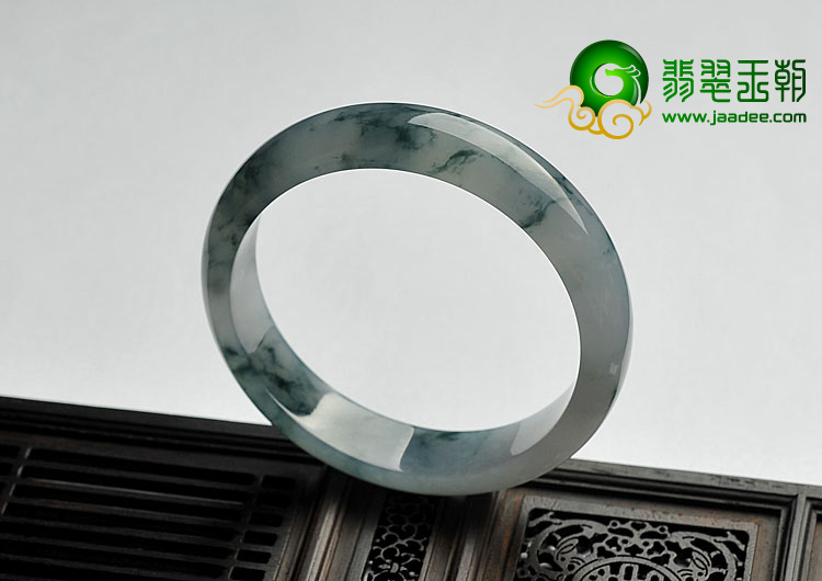 糯冰种飘花缅甸翡翠A货手镯（58.5mm）