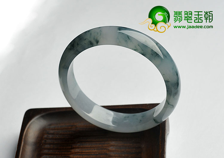糯冰种飘花缅甸翡翠A货手镯（58.5mm）