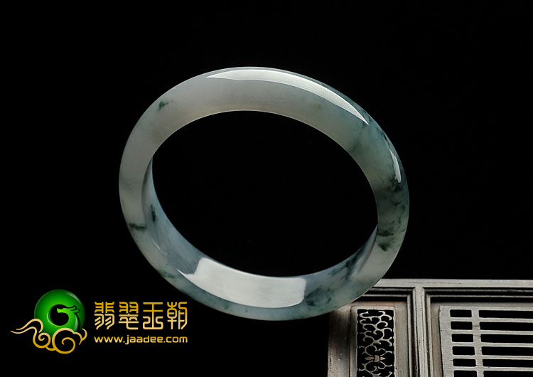 糯冰种飘花缅甸翡翠A货手镯（58.5mm）