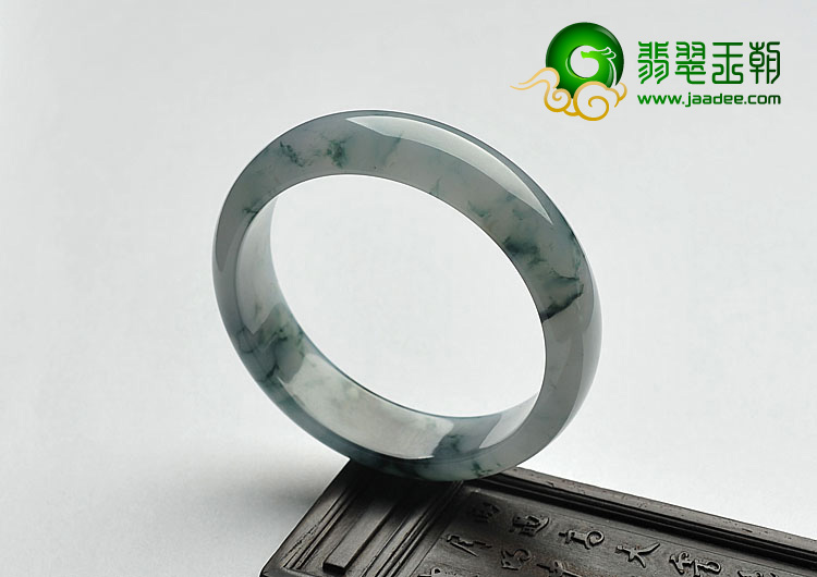 糯冰种飘花缅甸翡翠A货手镯（55.5mm）