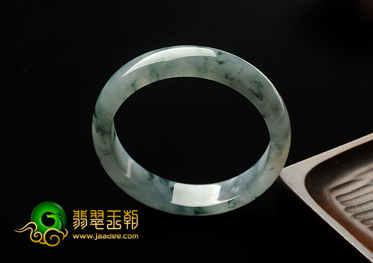 糯冰种飘花缅甸翡翠A货手镯（58.7mm）