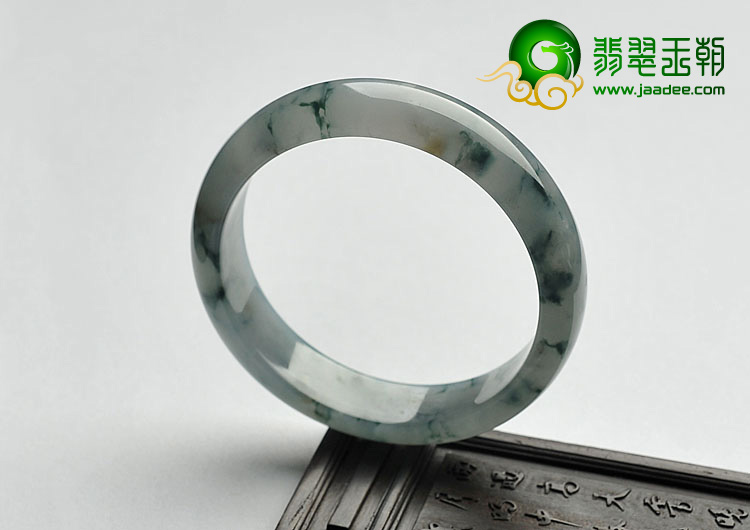 糯冰种飘花缅甸翡翠A货手镯（58.7mm）