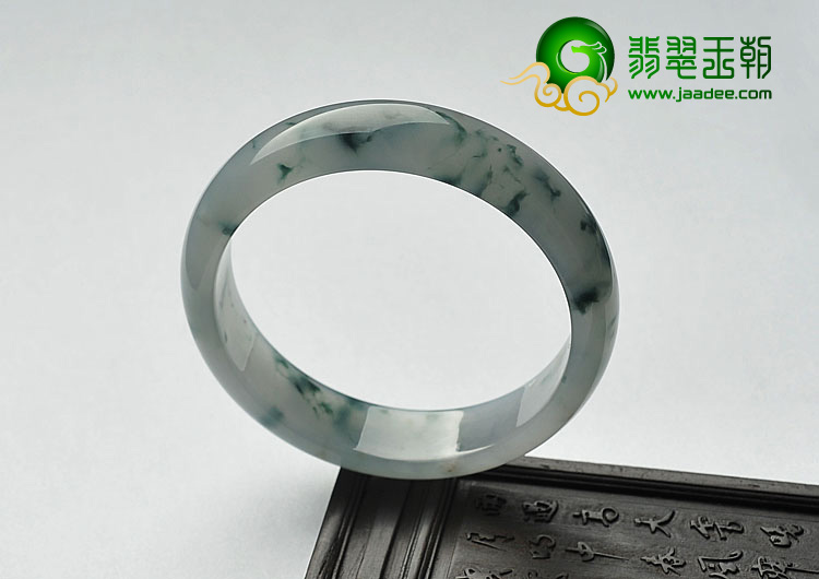 糯冰种飘花缅甸翡翠A货手镯（59.1mm）