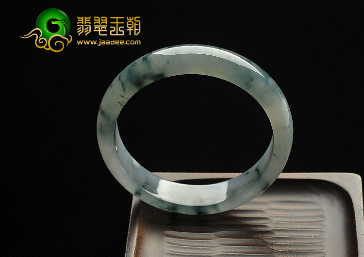 糯冰种飘花缅甸翡翠A货手镯（59.1mm）