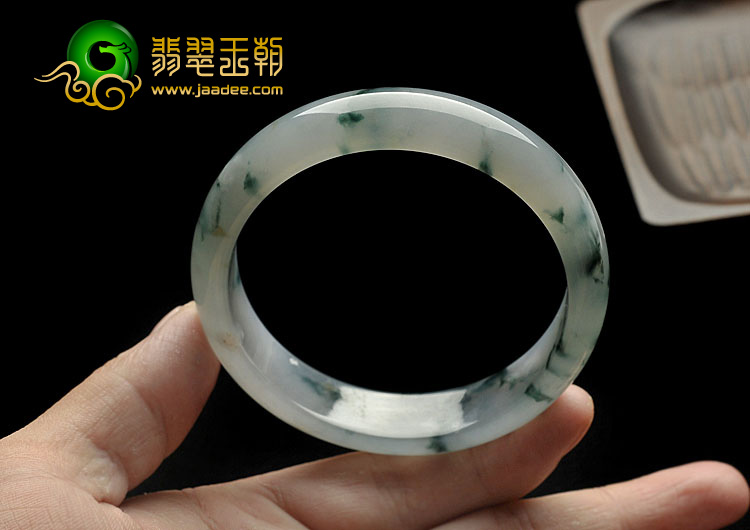 糯冰种飘花缅甸翡翠A货手镯（59.1mm）
