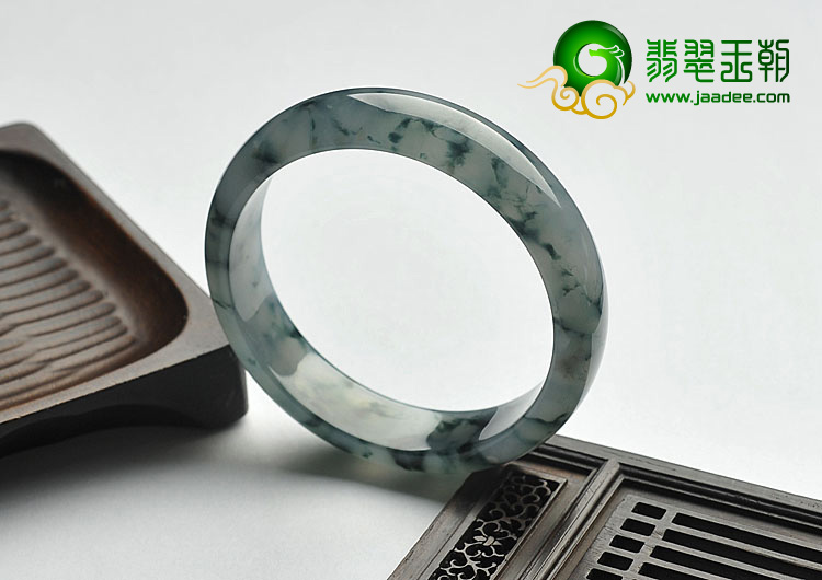 糯冰种飘花缅甸翡翠A货手镯（59.2mm）