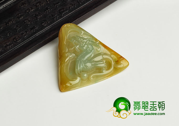 糯冰种褐黄翡缅甸翡翠A货龙牌挂件