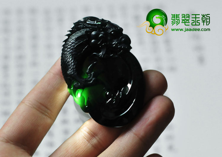 冰玻种墨翠缅甸翡翠A货飞龙在天挂件