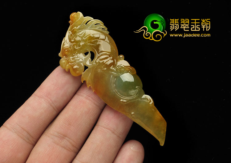 冰种褐黄翡缅甸翡翠A货龙戏珠挂件