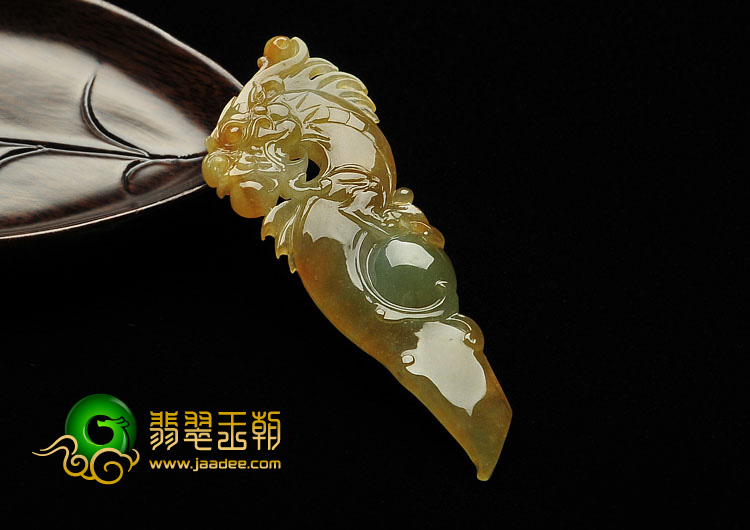 冰种褐黄翡缅甸翡翠A货龙戏珠挂件