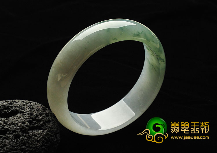 糯冰种飘花缅甸翡翠A货手镯（58.1mm）