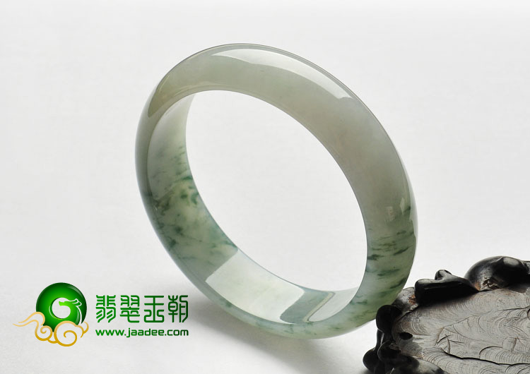 糯冰种飘花缅甸翡翠A货手镯（59.8mm）