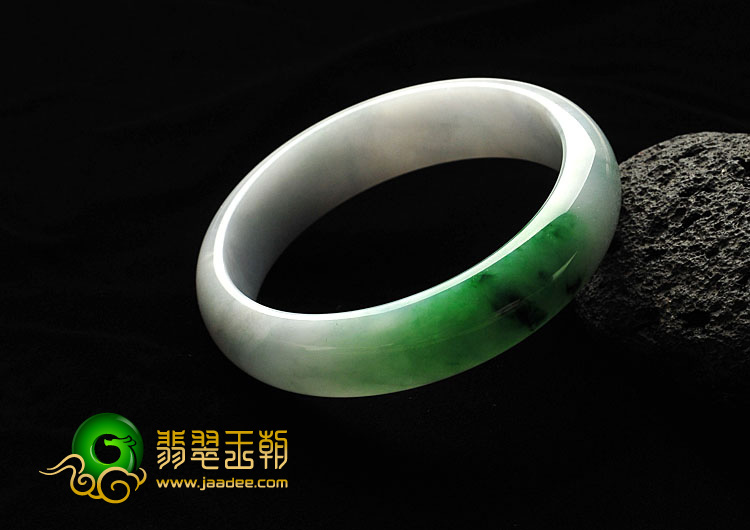 糯冰种翠色缅甸翡翠A货手镯（58.2mm）