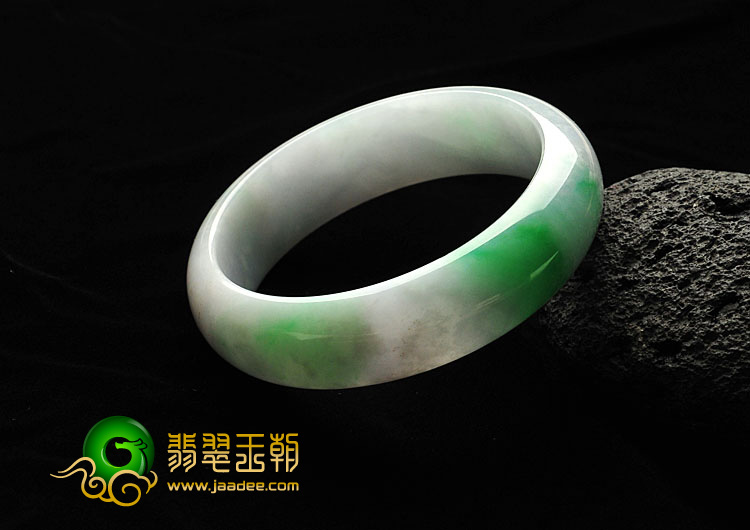 糯冰种淡春带彩缅甸翡翠A货手镯（58.1mm）