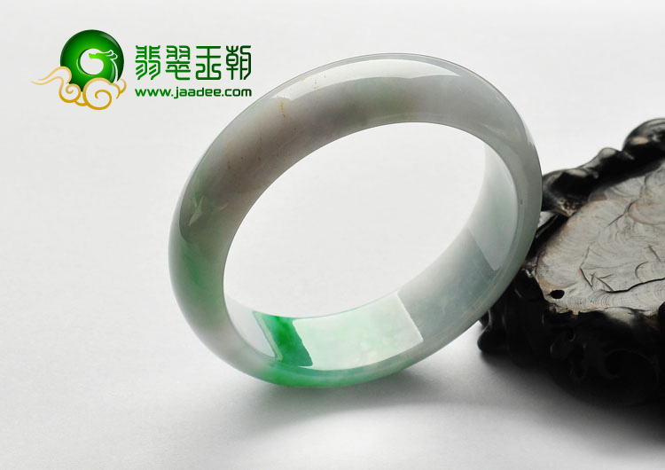 糯冰种淡春带彩缅甸翡翠A货手镯（58.1mm）