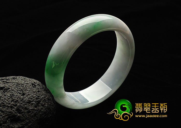 糯冰种淡春带彩缅甸翡翠A货手镯（58.1mm）