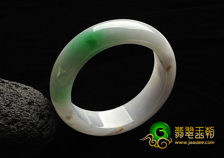 糯冰种淡春带彩缅甸翡翠A货手镯（56.8mm）