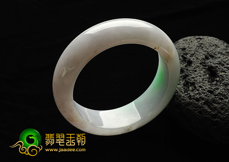 糯冰种淡春带彩缅甸翡翠A货手镯（56.8mm）