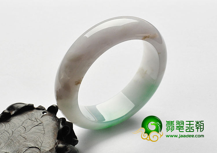 糯冰种淡春带彩缅甸翡翠A货手镯（56.8mm）