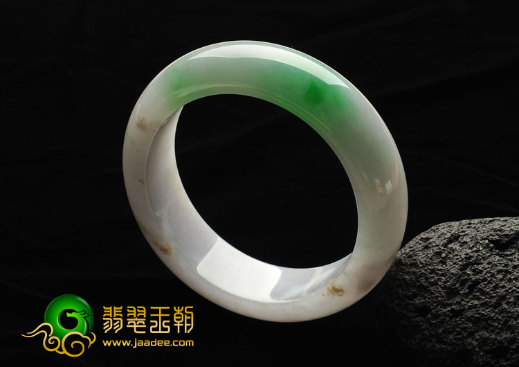 糯冰种淡春带彩缅甸翡翠A货手镯（56.8mm）