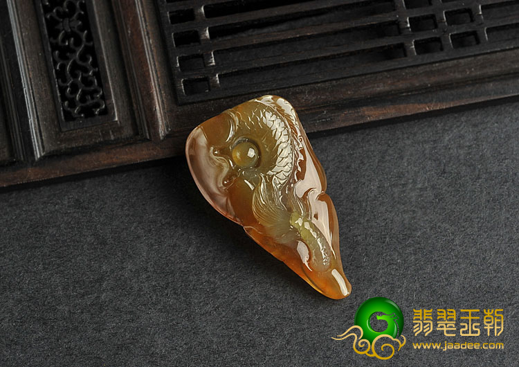糯冰种褐黄翡缅甸翡翠A货飞龙挂件