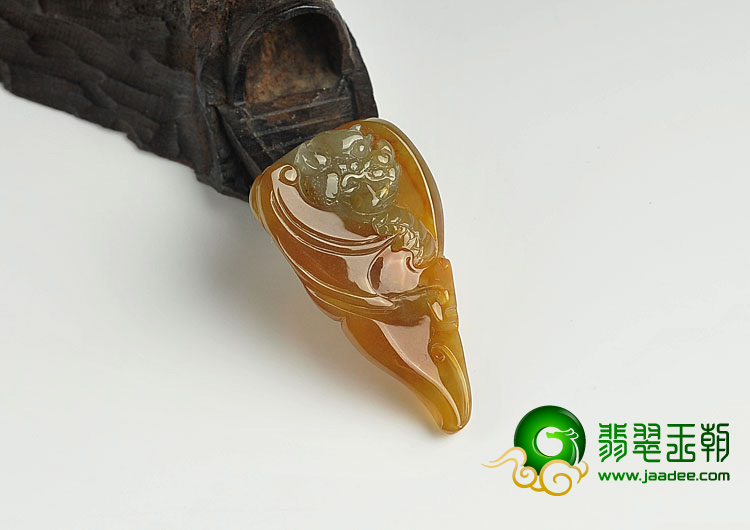 糯冰种褐黄翡缅甸翡翠A货飞龙挂件