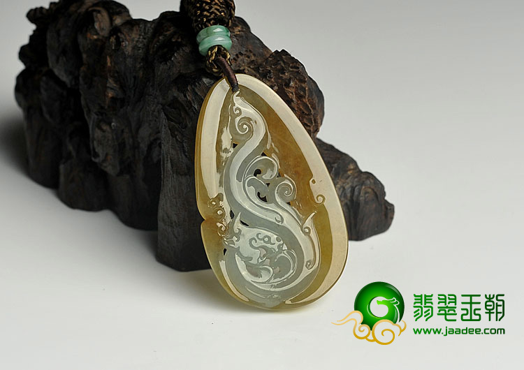 冰种褐黄翡缅甸翡翠A货仿古龙牌挂件