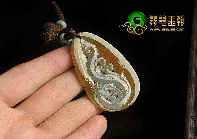 冰种褐黄翡缅甸翡翠A货仿古龙牌挂件