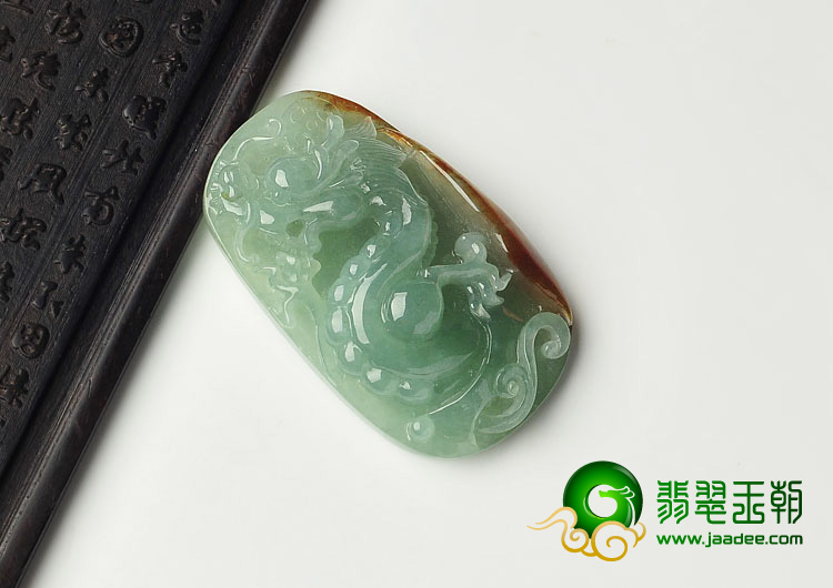糯冰种晴水略带褐黄翡缅甸翡翠A货龙牌挂件