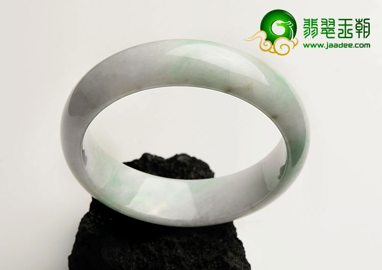 糯冰种飘翠缅甸翡翠A货手镯（57.6mm）