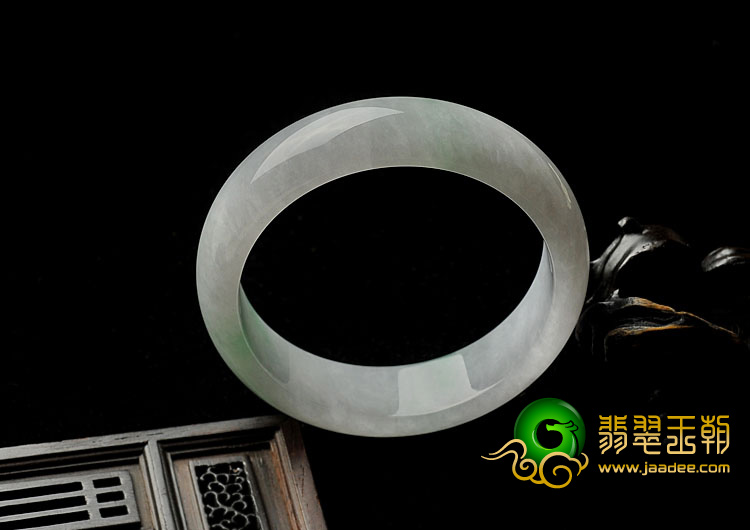 糯冰种飘翠缅甸翡翠A货手镯（58mm）