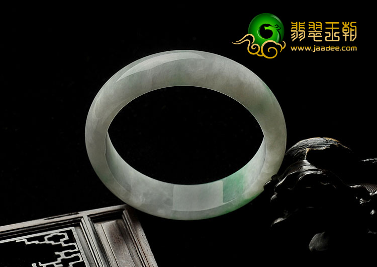 糯冰种飘翠缅甸翡翠A货手镯（57.3mm）