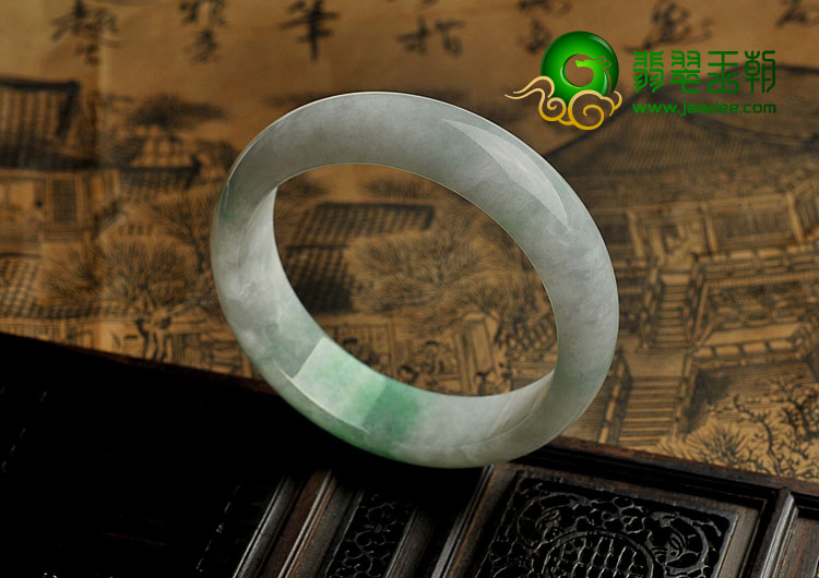 糯冰种飘翠缅甸翡翠A货手镯（57.3mm）
