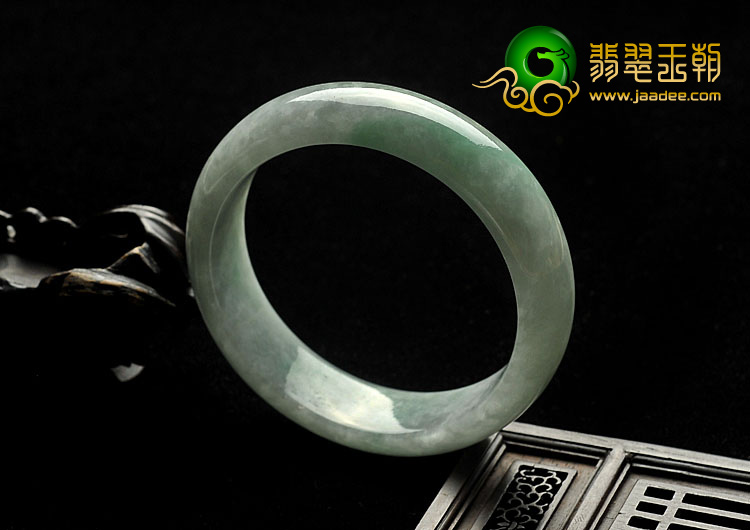 糯冰种飘翠缅甸翡翠A货手镯（59.2mm）