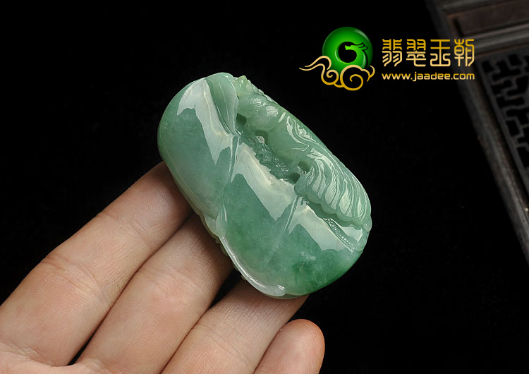 （超值推荐）糯冰种翠色缅甸翡翠A货节节高挂件