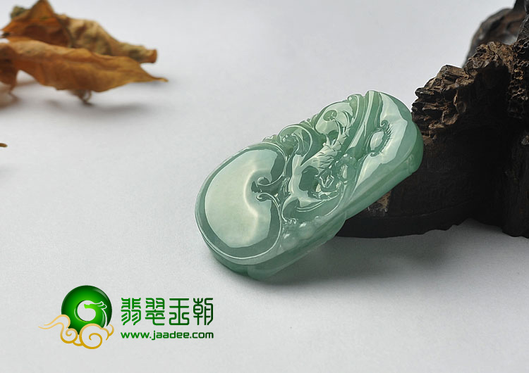 （超值推荐）糯冰种翠色缅甸翡翠A货节节高挂件