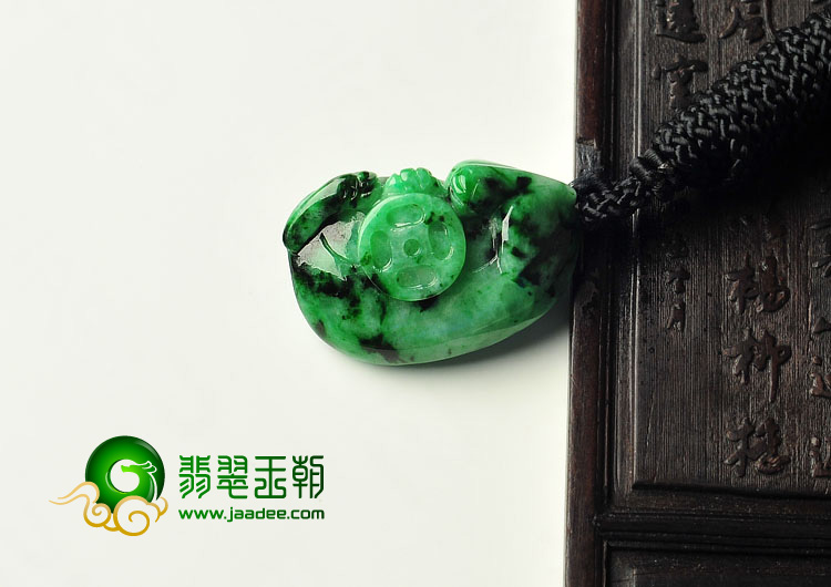 糯冰种廯加绿缅甸翡翠A货貔貅挂件