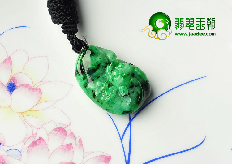 糯冰种廯加绿缅甸翡翠A货貔貅挂件