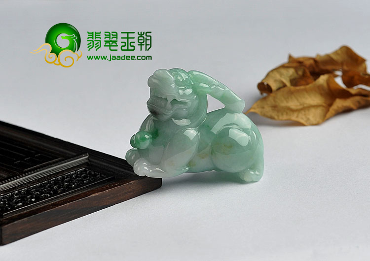 糯冰种飘翠缅甸翡翠A货貔貅挂件